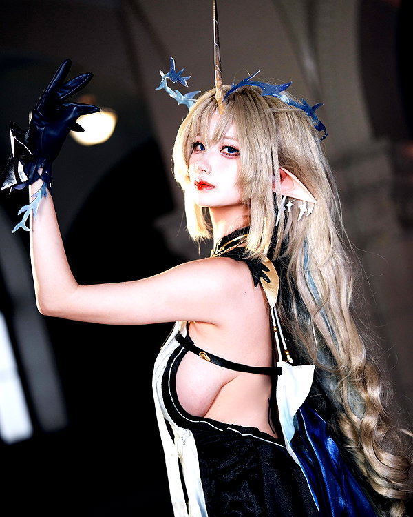 xier_cos instagram image archive image