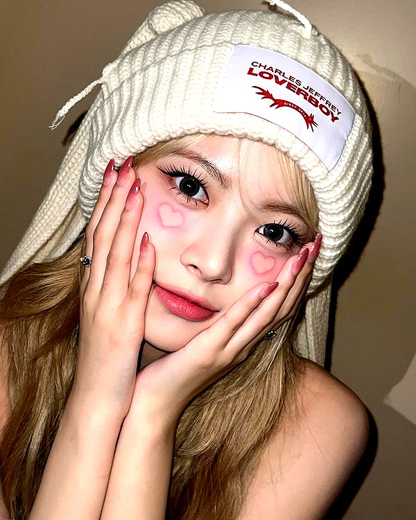 hhh.e_c.v instagram image archive image