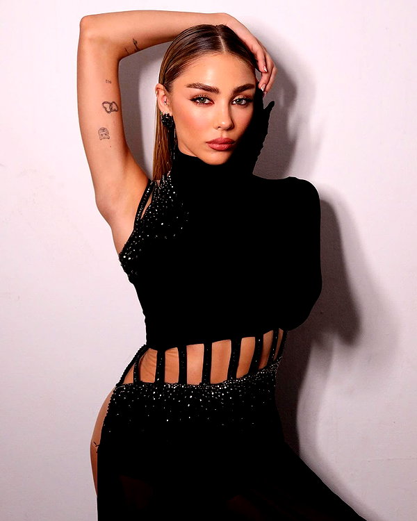maya.keyy instagram image archive image