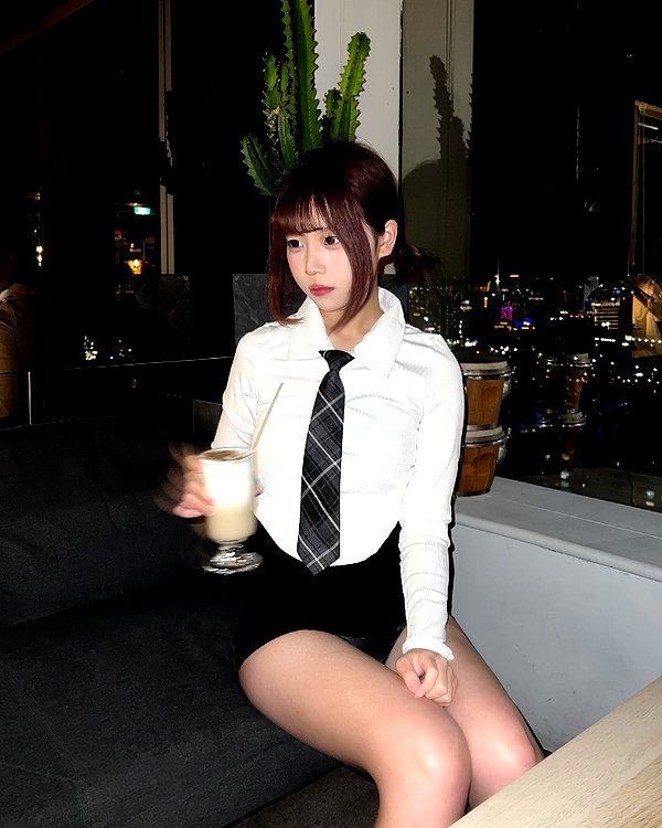 1zxhy__ instagram image archive image