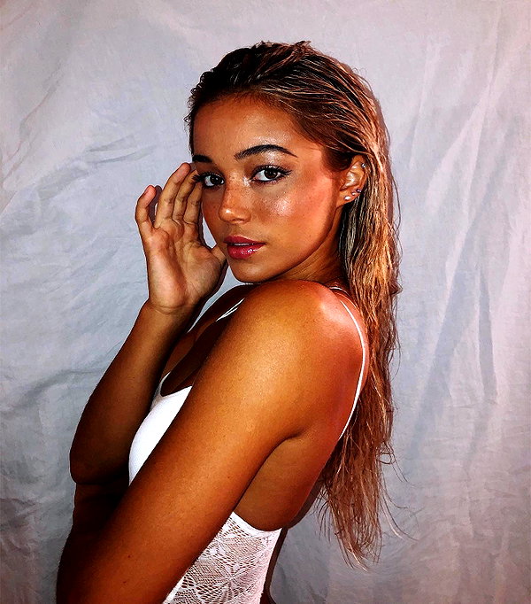 livvydunne instagram image archive image