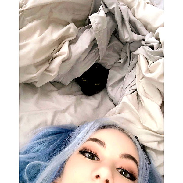 danielle.mercedie instagram image archive image