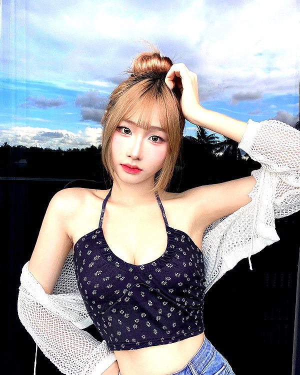 lai_931201 instagram image archive image