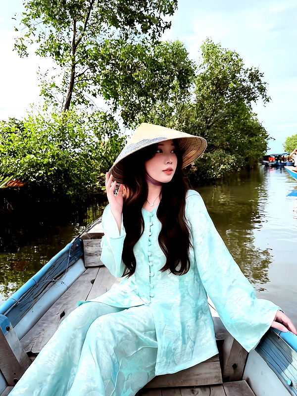 lyhythuedoxinh instagram image archive image
