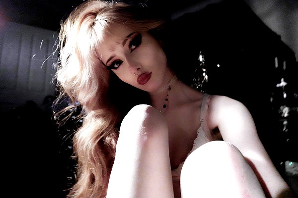 krystallea.cs instagram image archive image