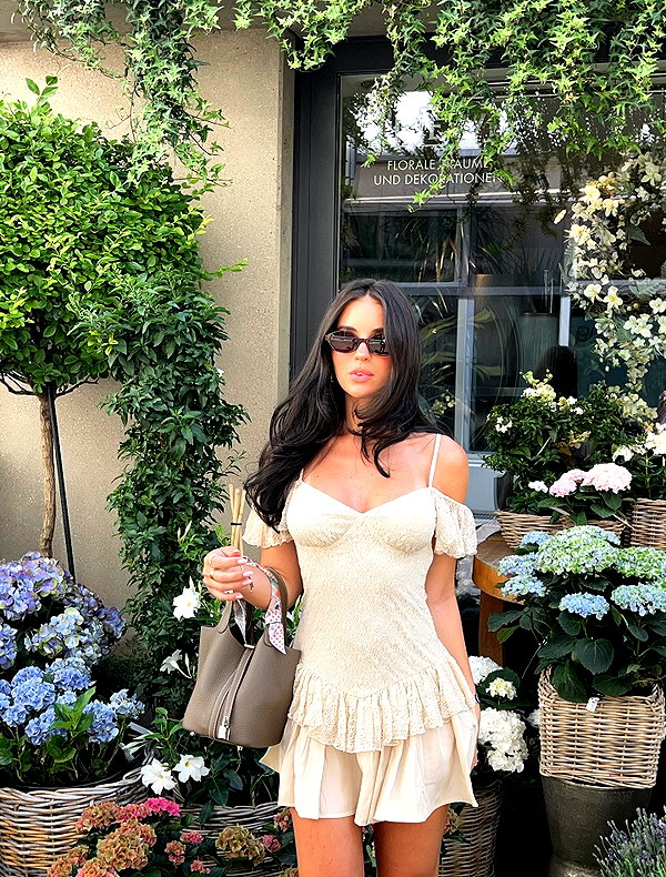 zoeliss instagram image archive image