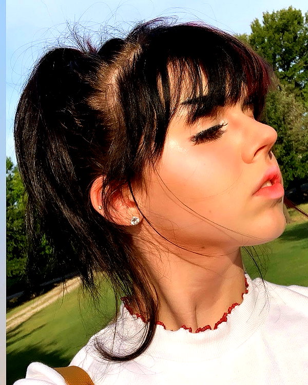yeahimcaroline instagram image archive image