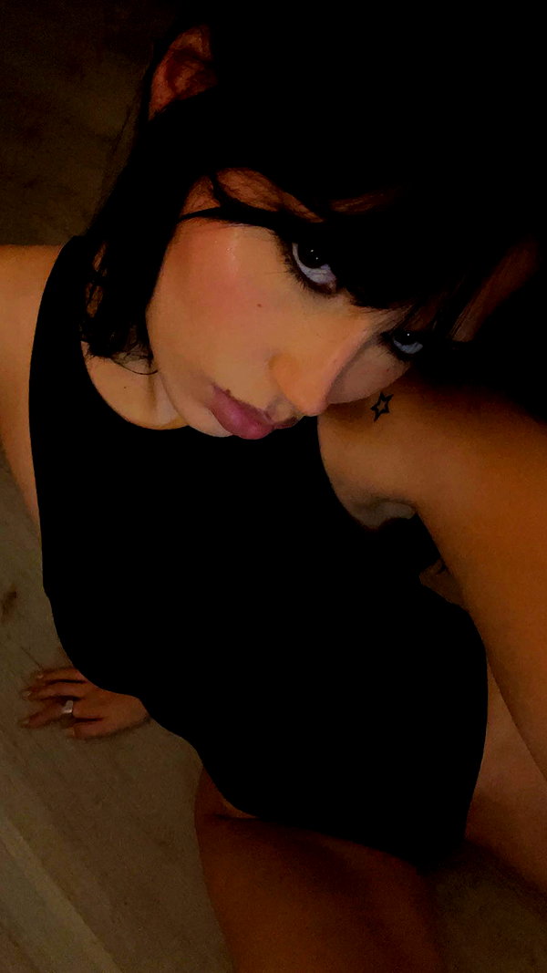 karolinaawasik archive image