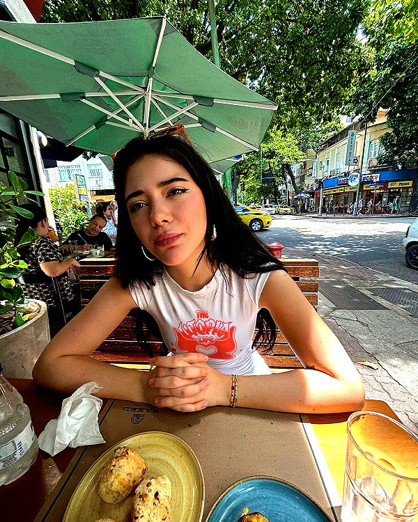 vanessa.rhd instagram image archive image