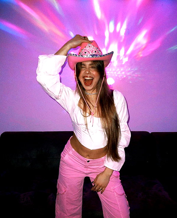 mishel_d_ instagram image archive image