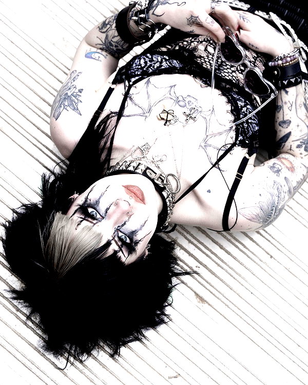 yeahimcaroline instagram image archive image