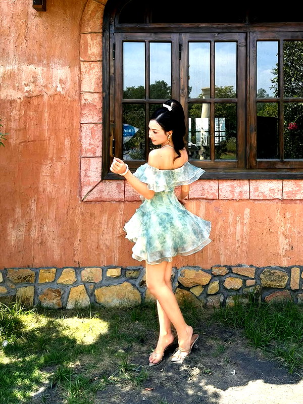 lyhythuedoxinh instagram image archive image