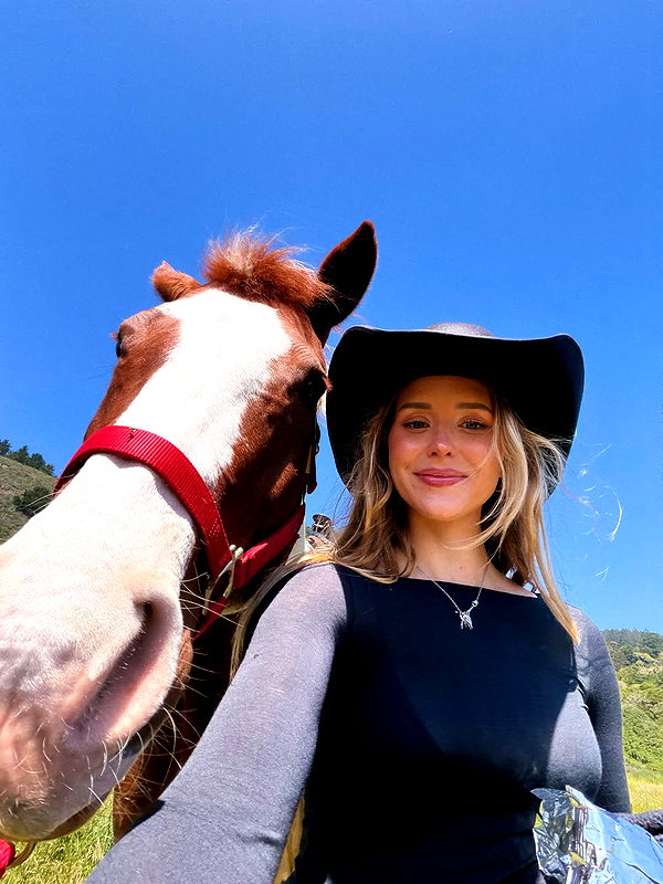 carolinezalog instagram image archive image
