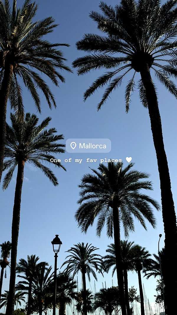 zoeliss instagram image archive image