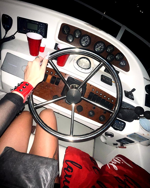lolontlia instagram image archive image