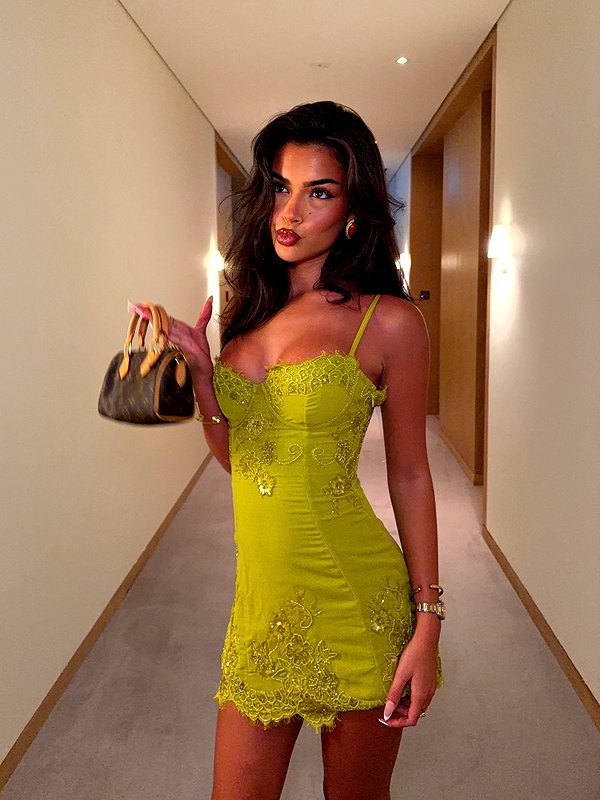 oliviaphillipps instagram image archive image