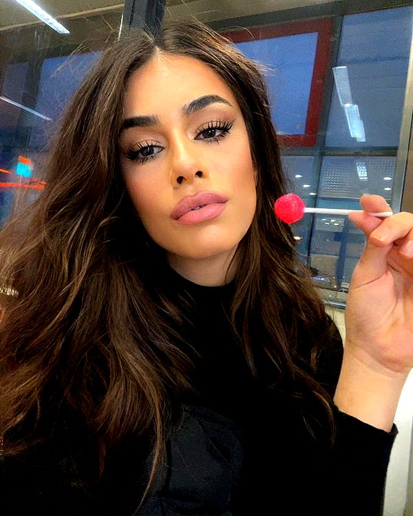 andreeamariavinatoru instagram image archive image