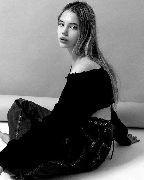 alisen.mari instagram image archive image