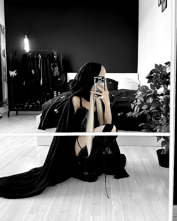 _lia.moon archive image