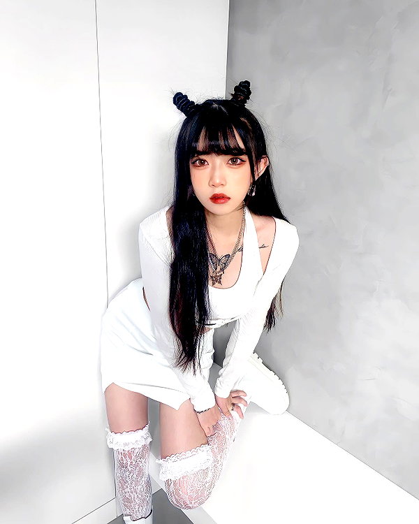 nixqq.425_ instagram image archive image