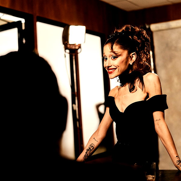 arianagrande instagram image archive image