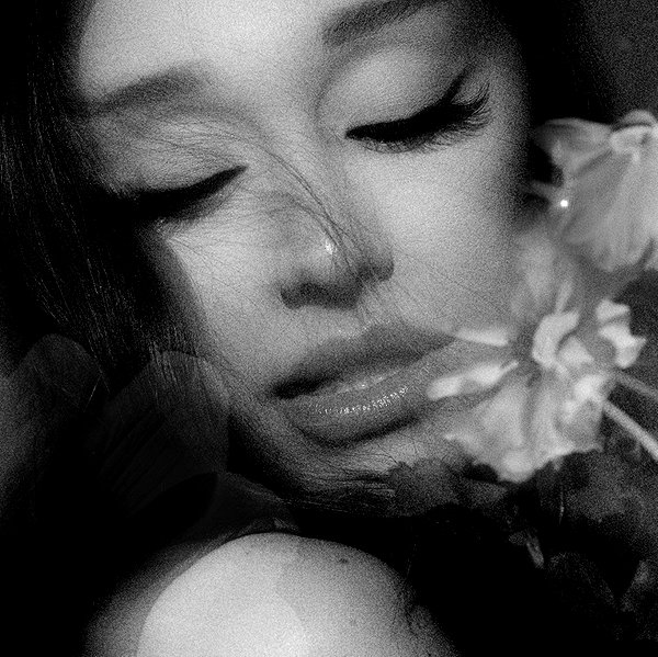 arianagrande instagram image archive image