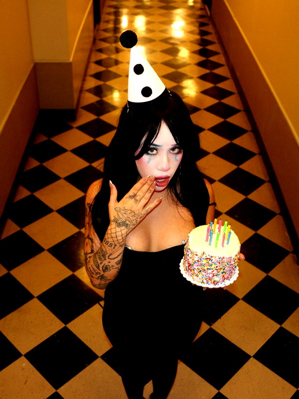 vanessa.julienne instagram image archive image