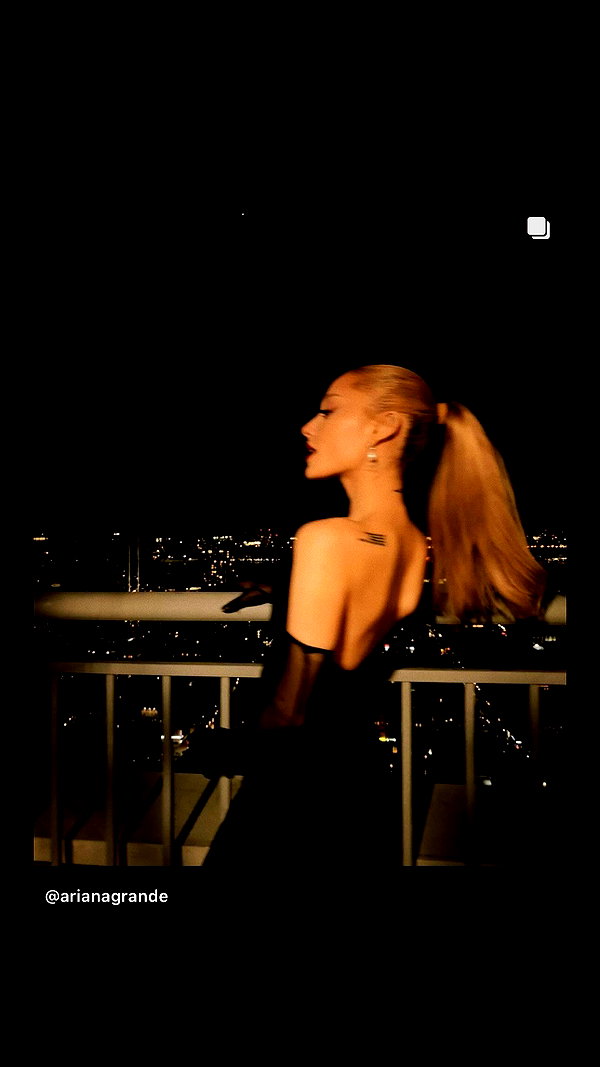 arianagrande instagram image archive image