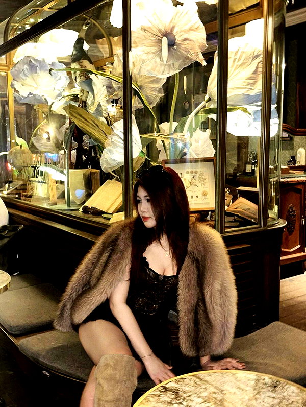 lyhythuedoxinh instagram image archive image