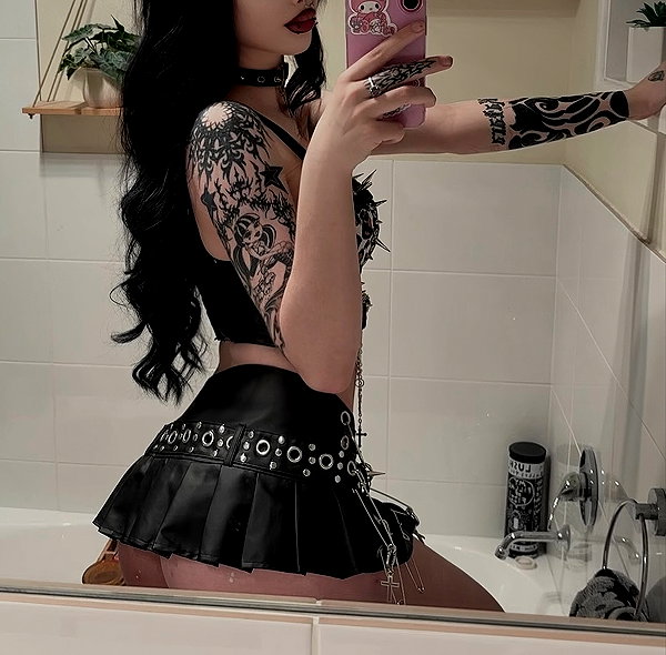 livindeadyaz instagram image archive image