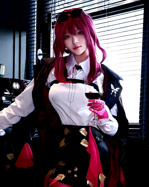 gallery_cosplayer instagram image archive image