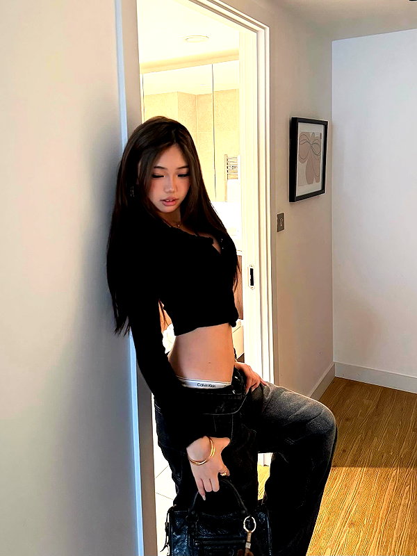 joycee.e instagram image archive image