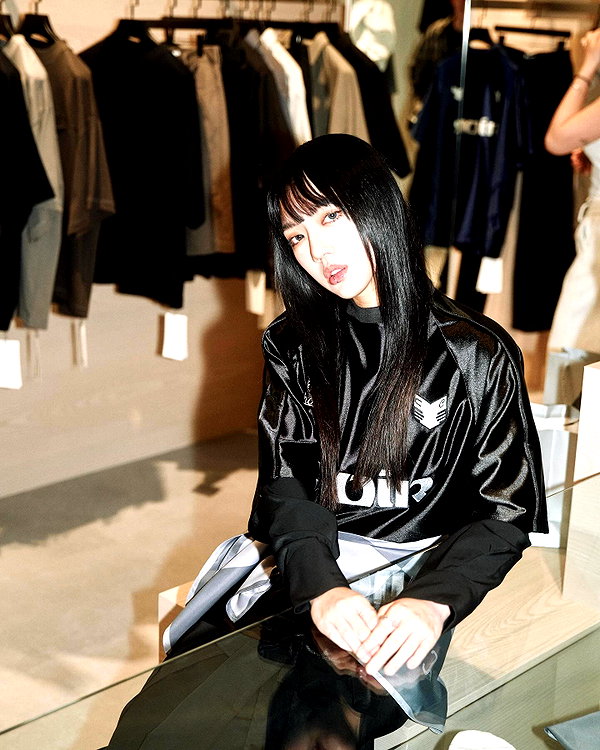 a.tinn___ instagram image archive image