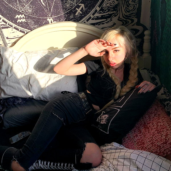 karin_orhov instagram image archive image
