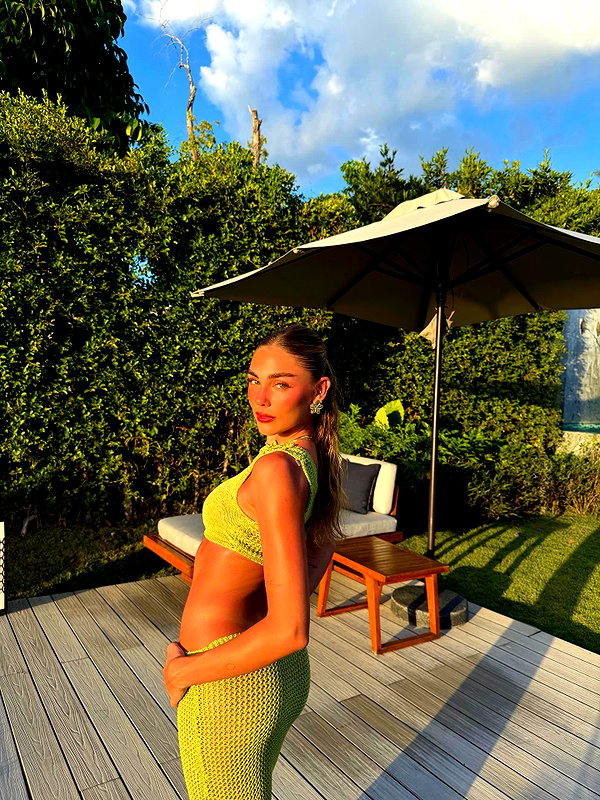 maya.keyy instagram image archive image