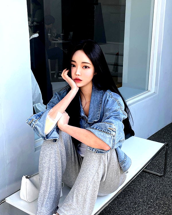 daxbin instagram image archive image
