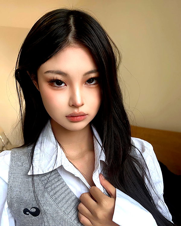 ll.lu1s instagram image archive image