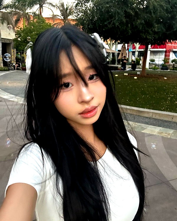 princessamelia_official instagram image archive image