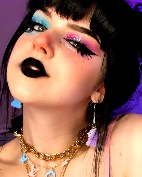 yeahimcaroline instagram image archive image