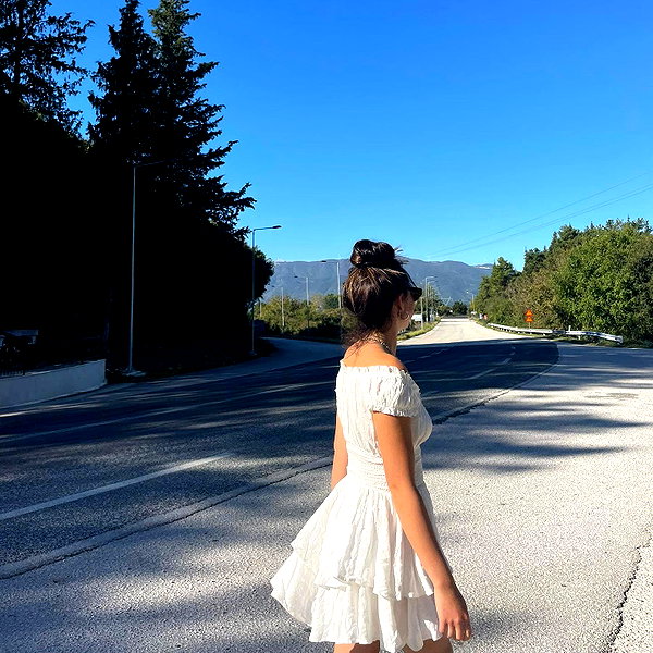 romi_henenson instagram image archive image