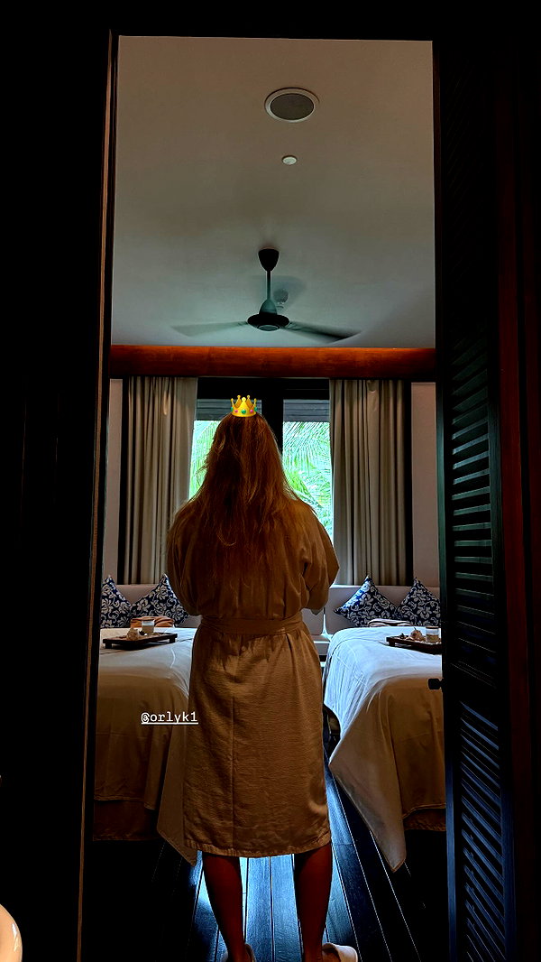maya.keyy instagram image archive image