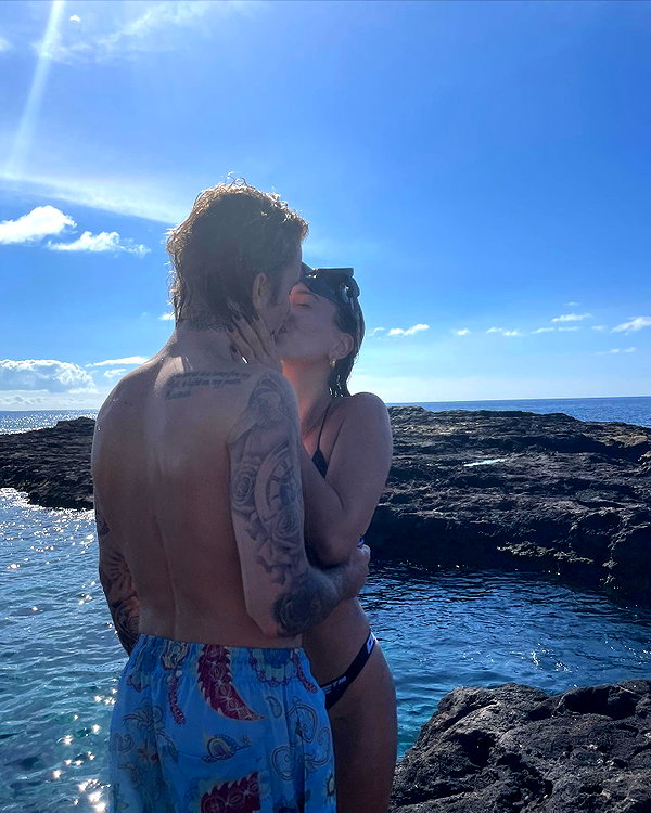 haileybieber instagram image archive image