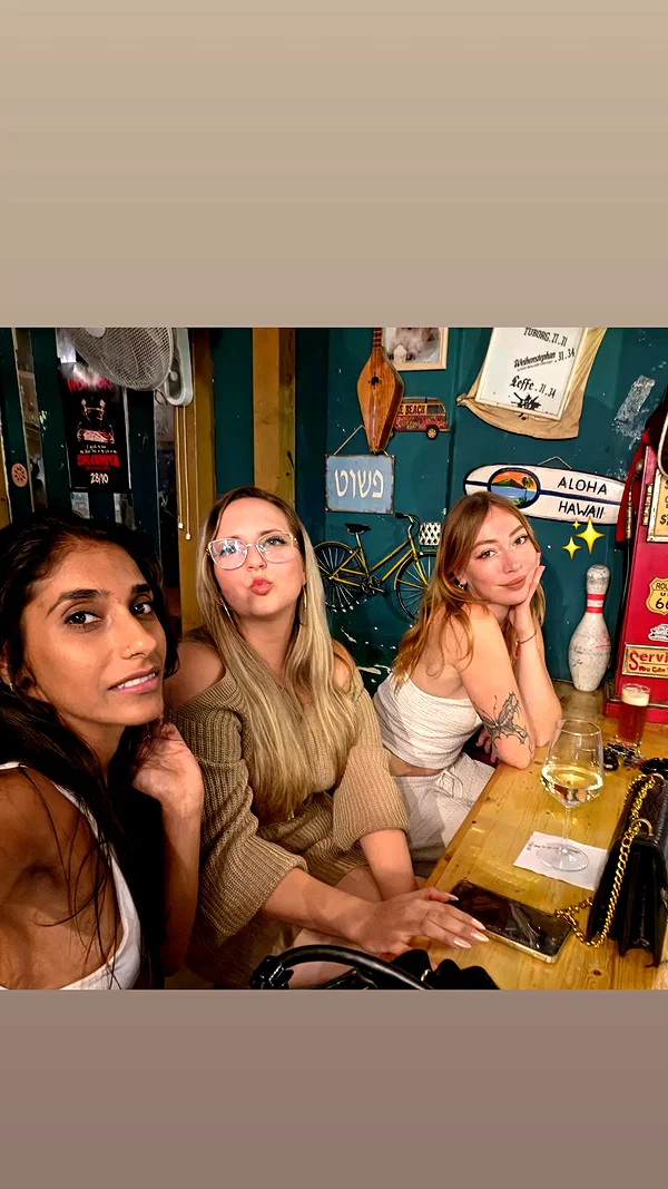 Archived image from @eveliniya on Instagram