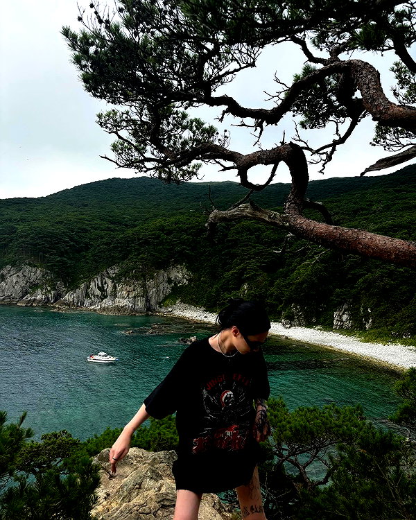 kriskaik instagram image archive image