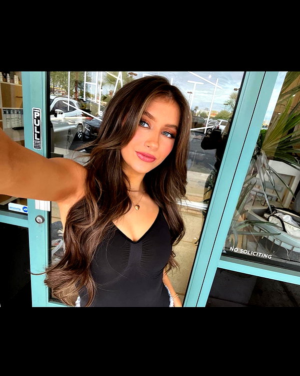 ellianawalmsley instagram image archive image