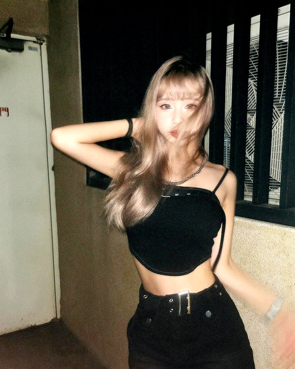 e.shao_417 instagram image archive image