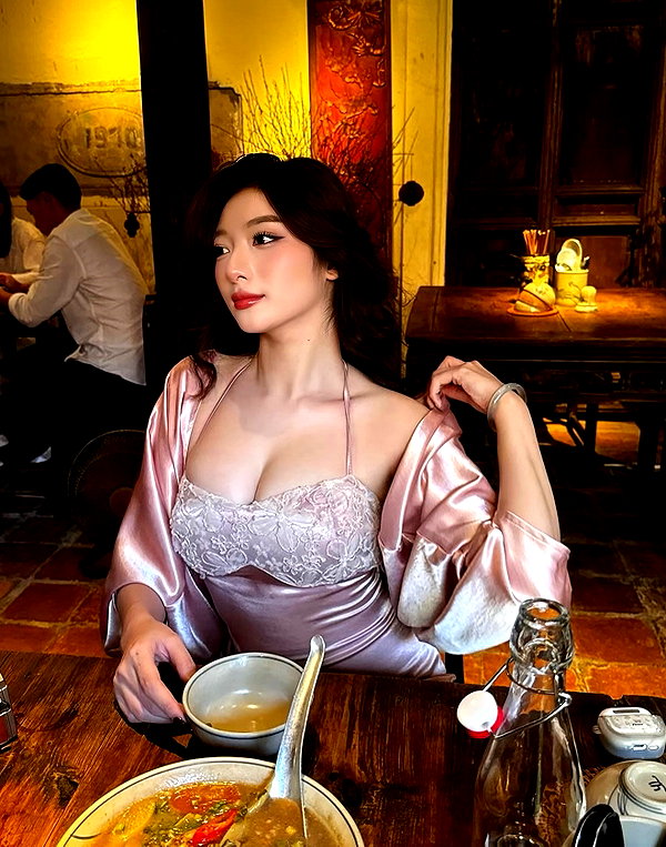lyhythuedoxinh instagram image archive image
