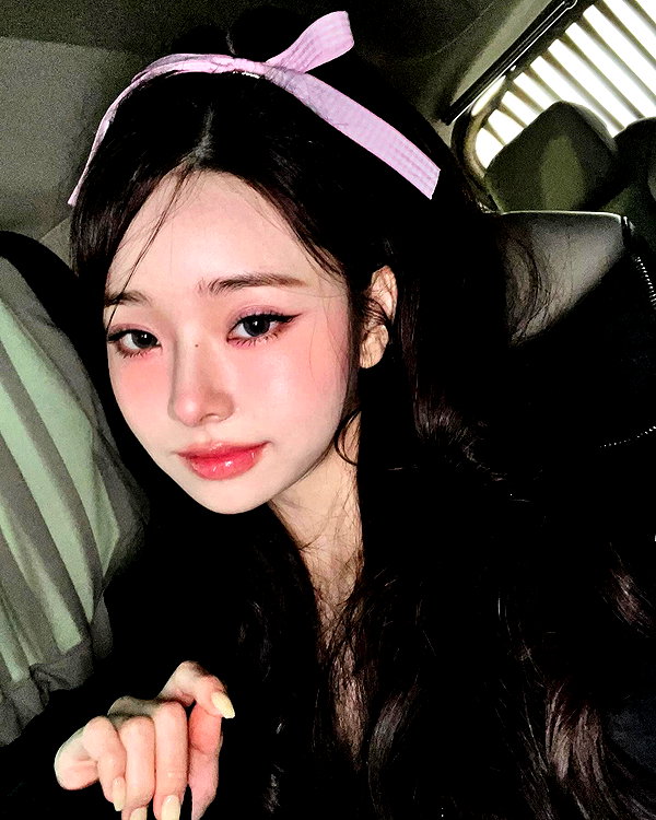 dear.zia instagram image archive image