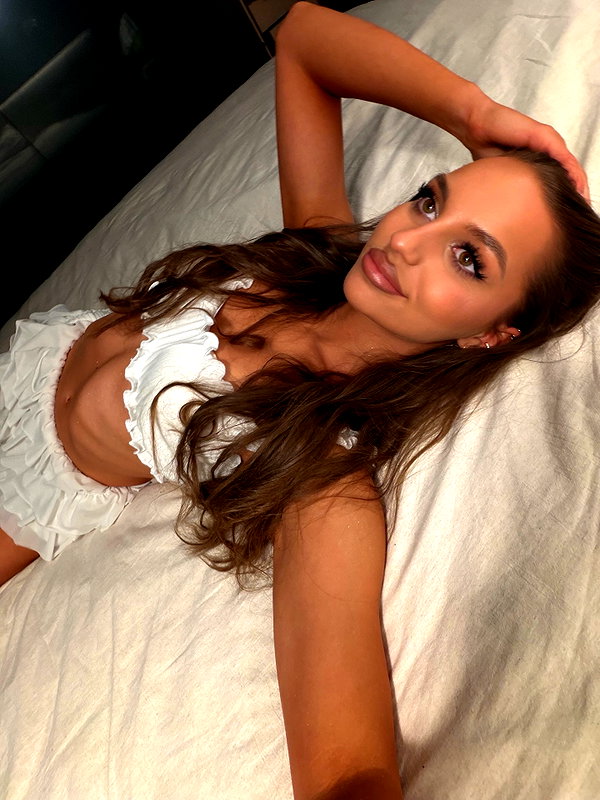 ariana_vomi instagram image archive image