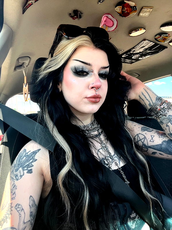 yeahimcaroline instagram image archive image